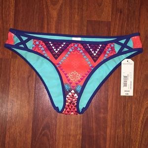 NWT Arizona size Medium swim bottom